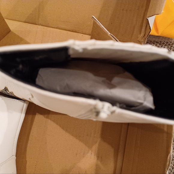 Pretty little thing - Picture 6 of 9